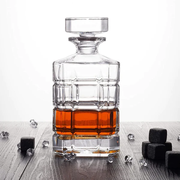 4 Square Engraved Tumblers Whisky Decanter & Glass Set